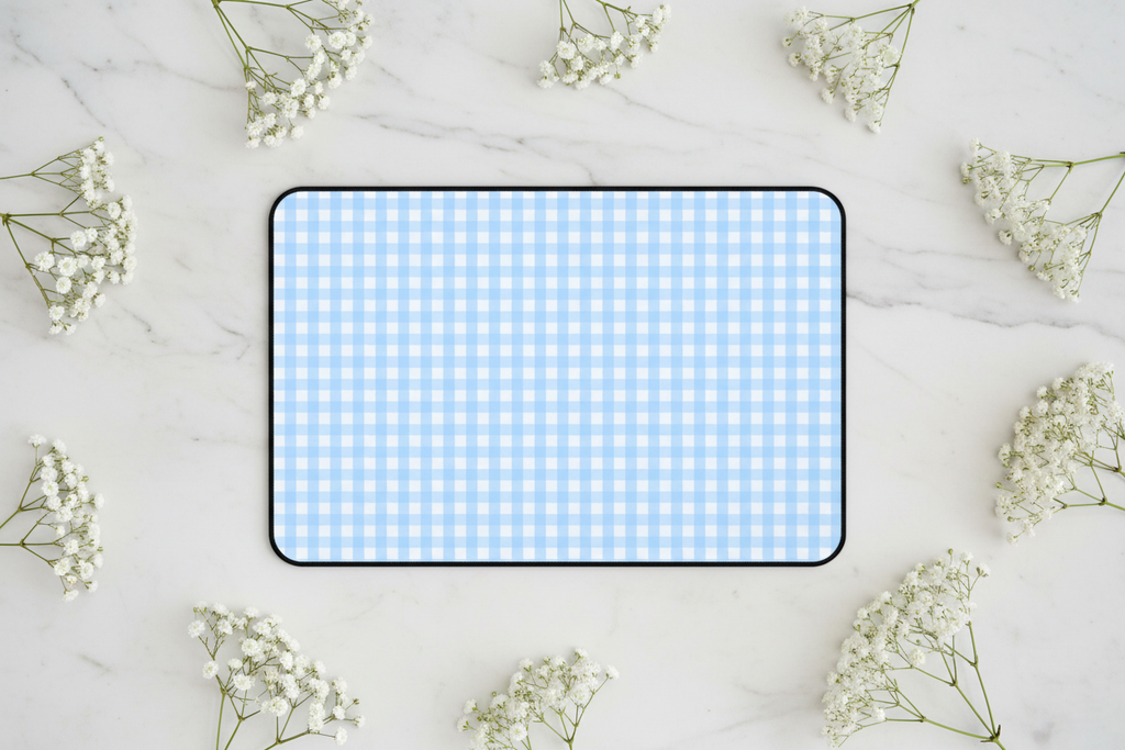 Desk Mat Gingham sobre Mármol con Baby's Breath